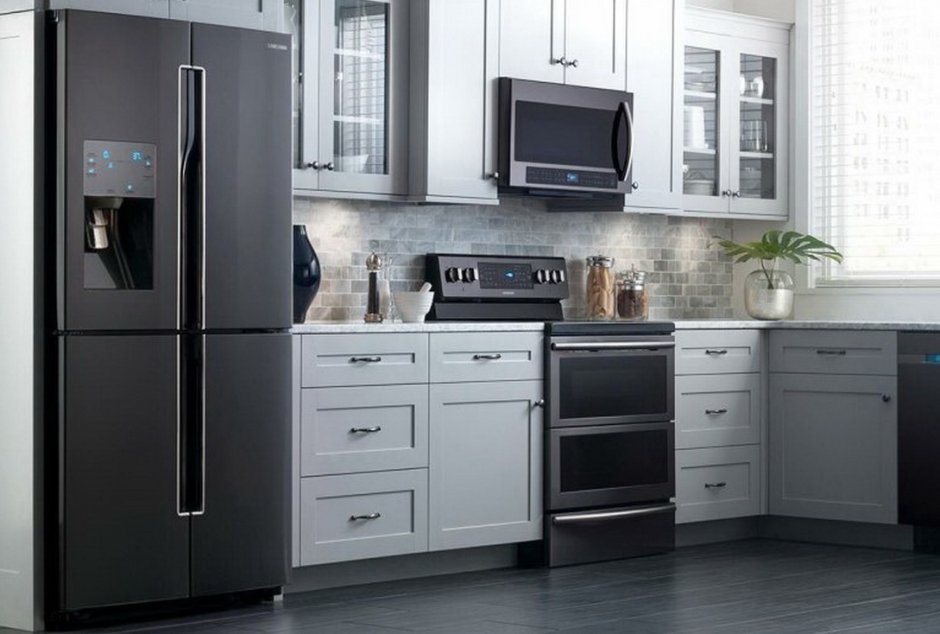 Холодильник на кухню дверки