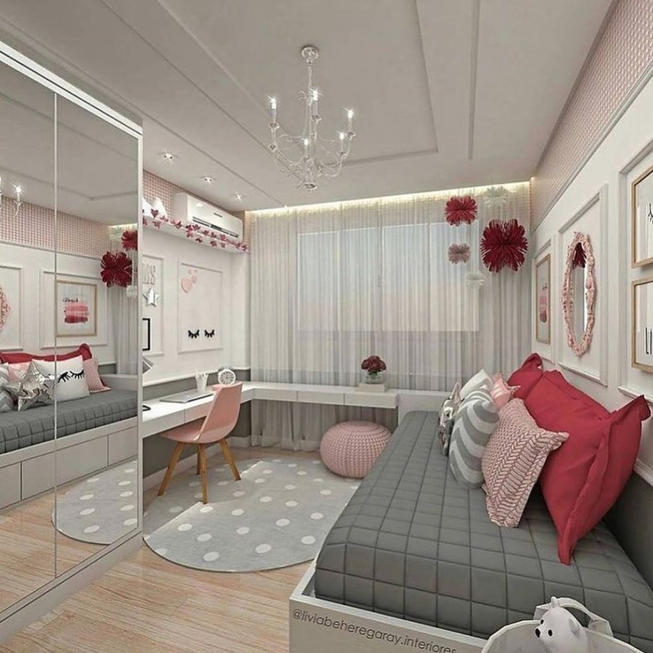 Квадратная комната для девочки