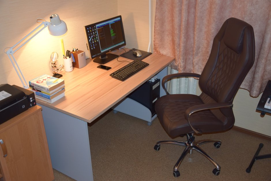 Рабочее место с компьютером