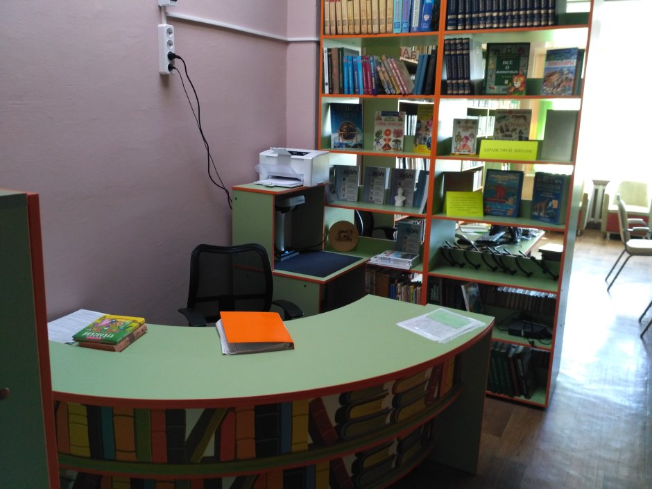 Стол для компьютера