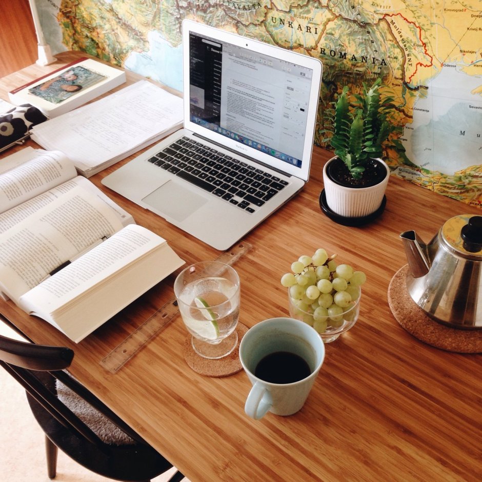 Стол для ноутбука