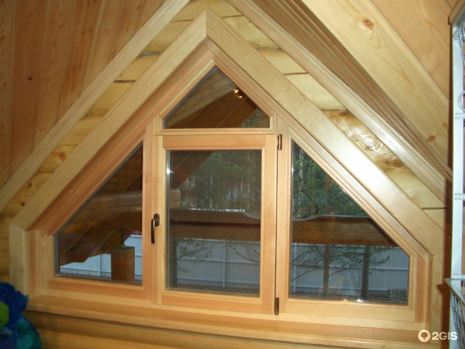 Окна на фронтоне