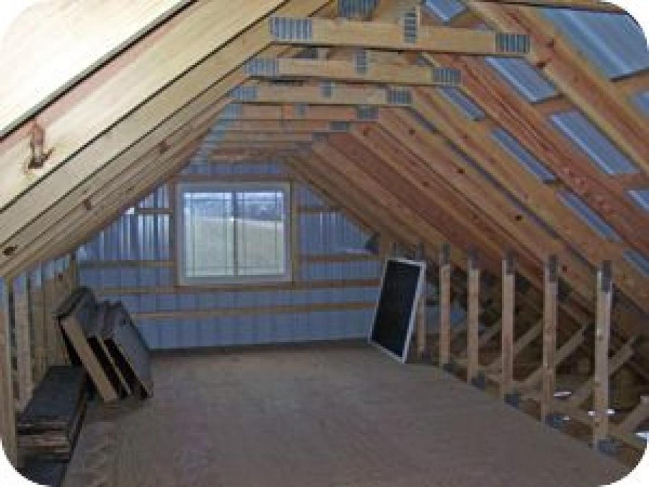 Фронтон с балконом