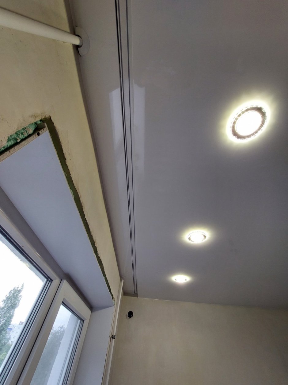 Пластиковый люк на чердак