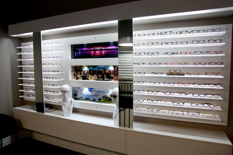 Интерьер магазина оптика