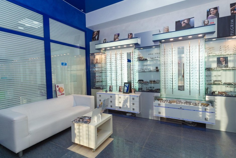 Интерьер оптики