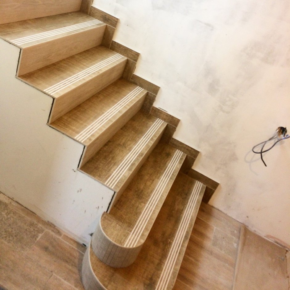 Лестница с забежными ступенями
