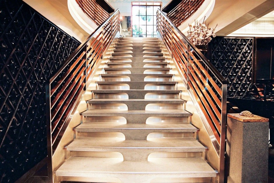 Наяда стеклянное ограждение лестницы