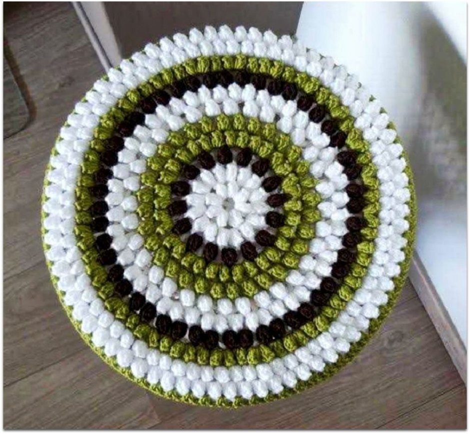 Сидушка на стул бабушкиным квадратом крючком