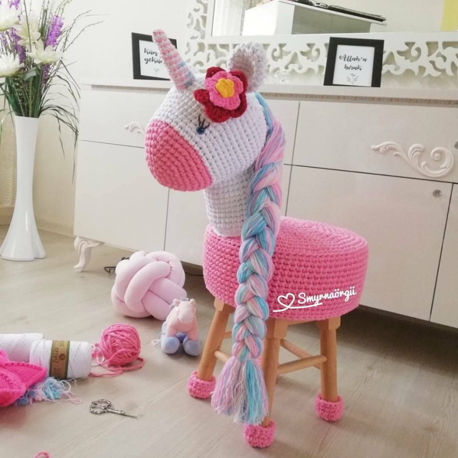 Коврик Единорог вязаный