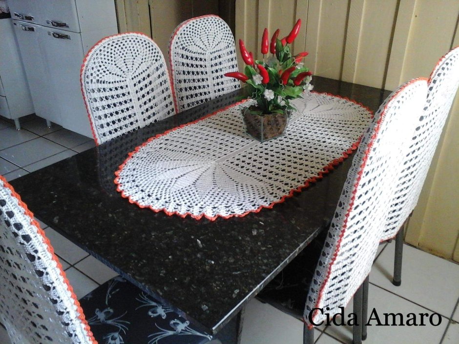 Подушка сидушка на стул вязаная