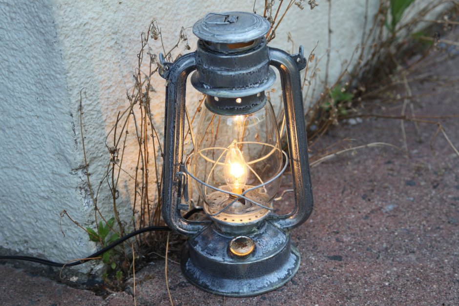 Керосиновая лампа метро 2033