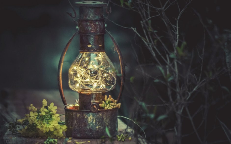 Натюрморт с керосиновым фонарем