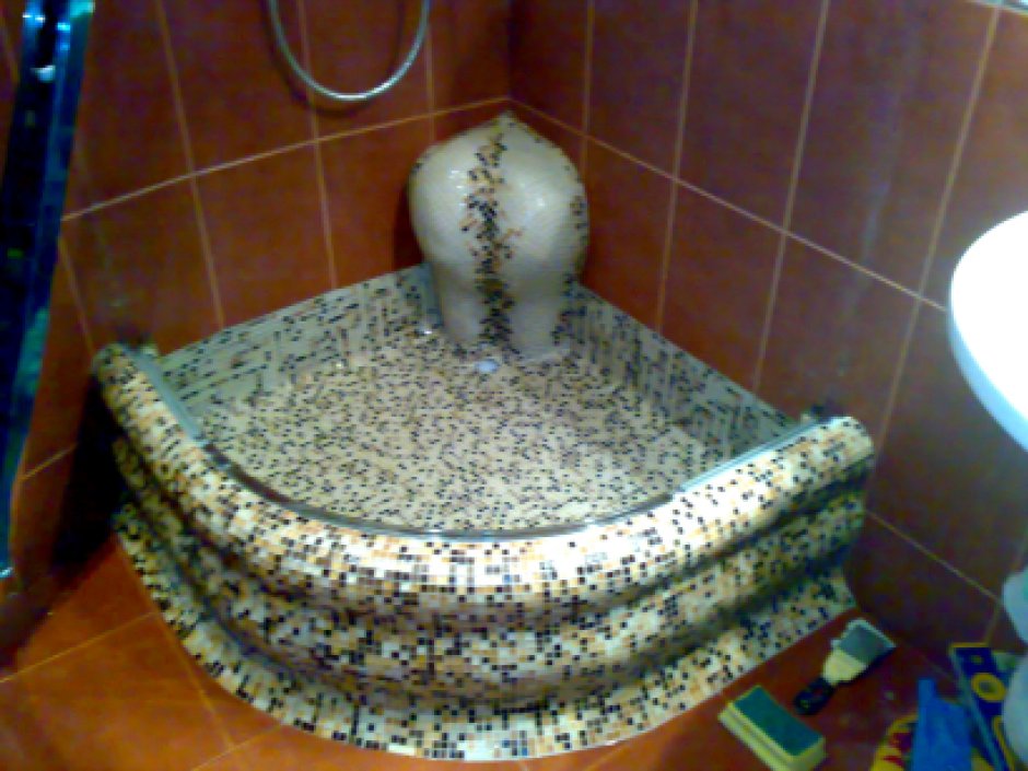 Душевой поддон из мозаики