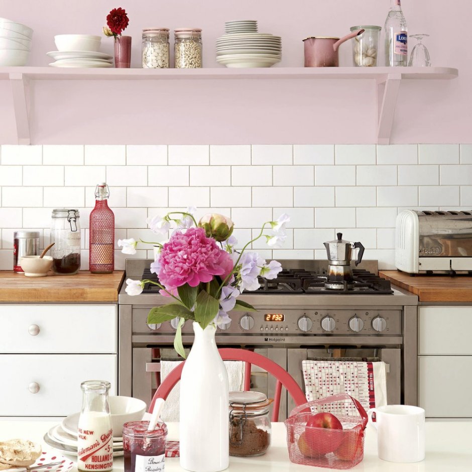 Голубая столешница на кухне