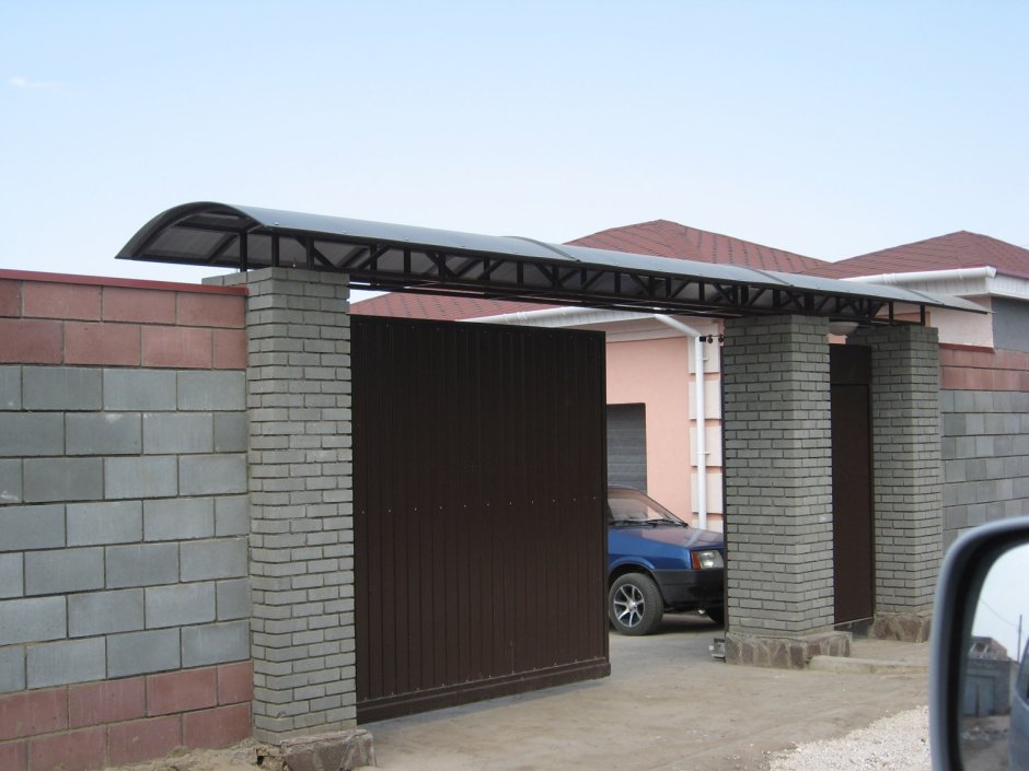 Навес над воротами и калиткой