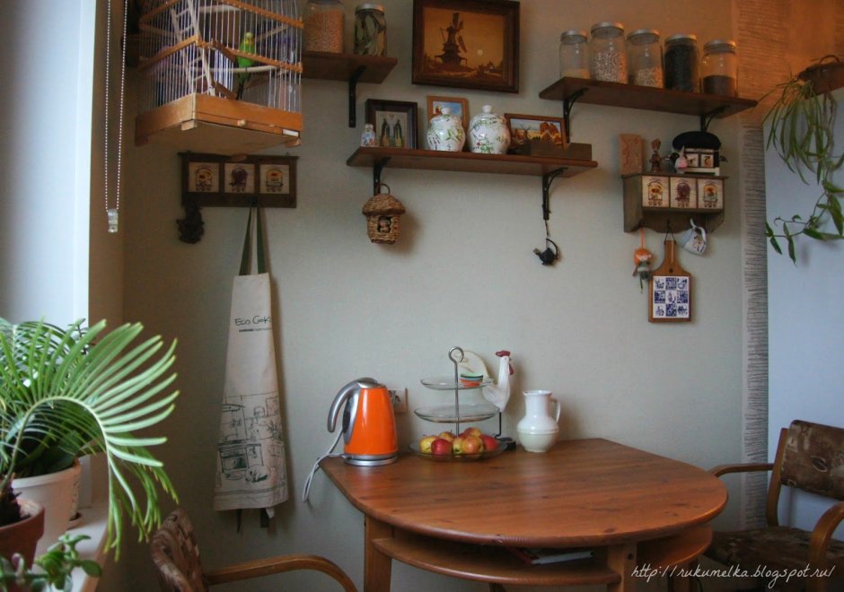 Полочка на кухню над столом