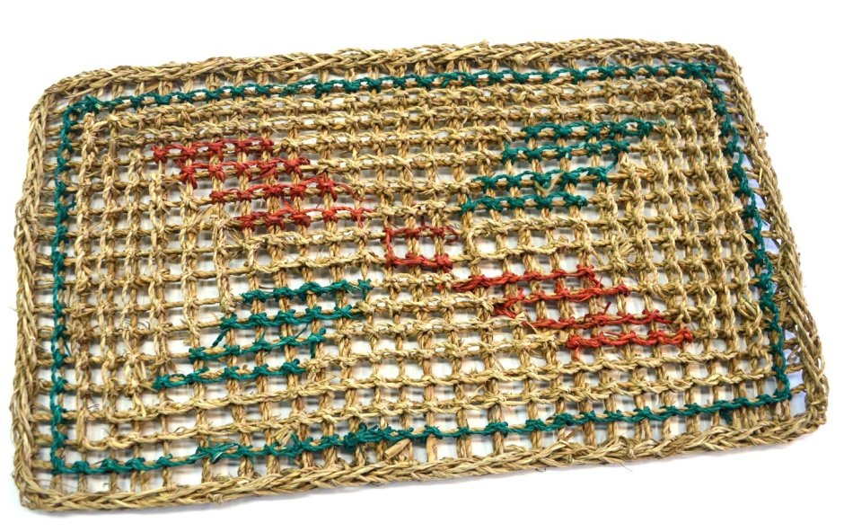 Коврик из соломы в интерьере