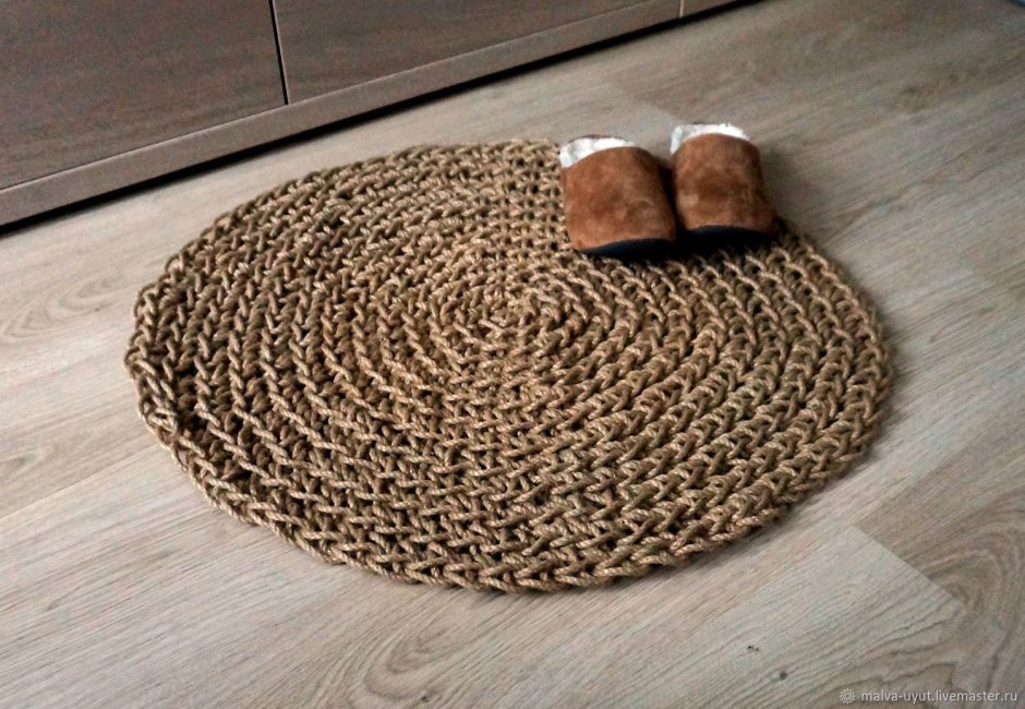 Коврик из соломы