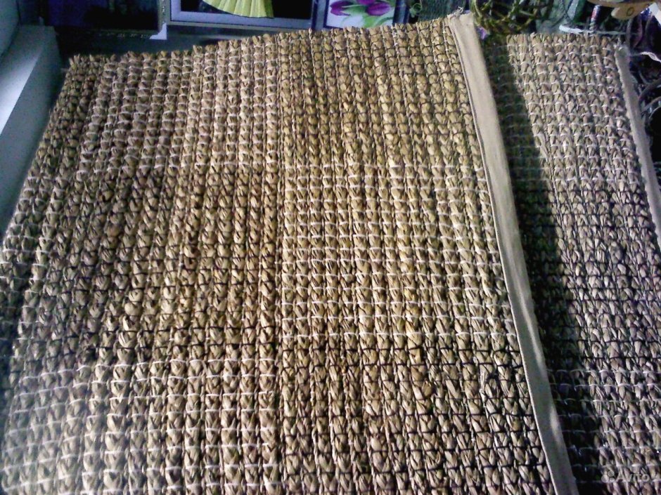 Соломенный коврик круглый