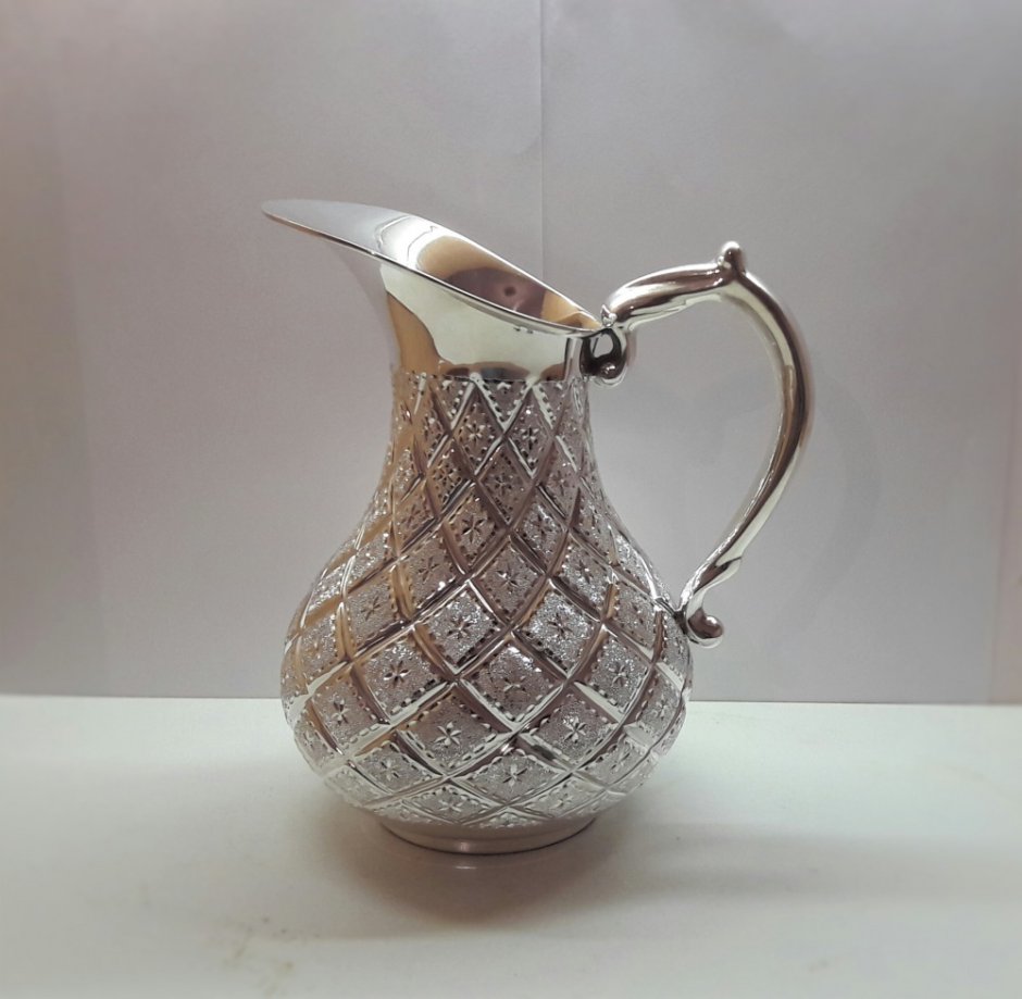 Серебряный кувшинчик