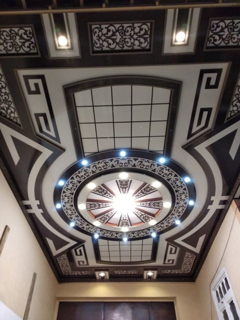 Декор потолок фигура