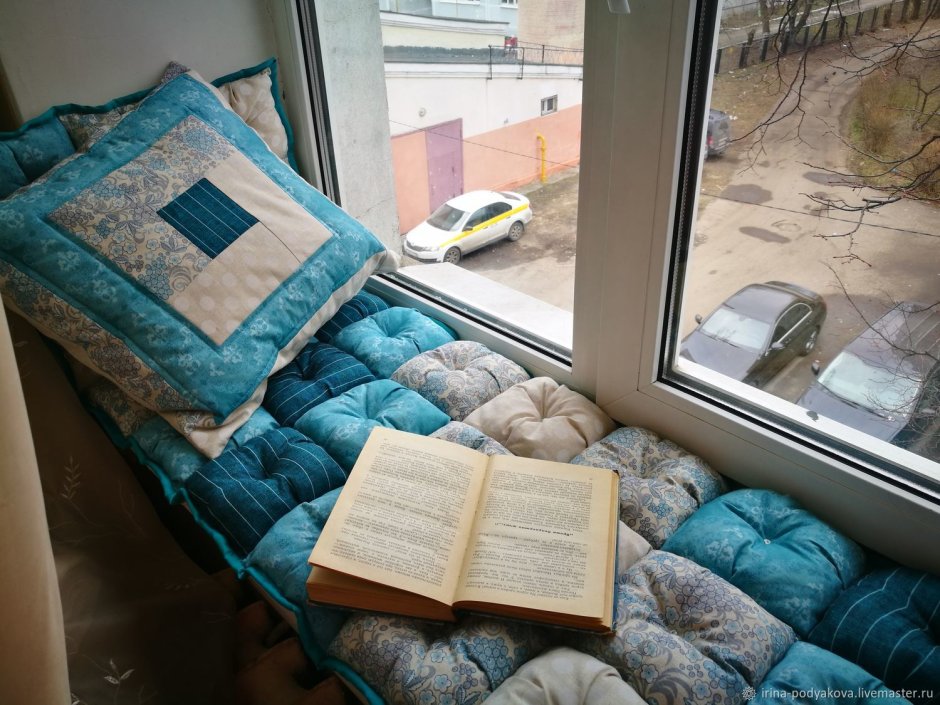 Подушка сидушка на подоконник