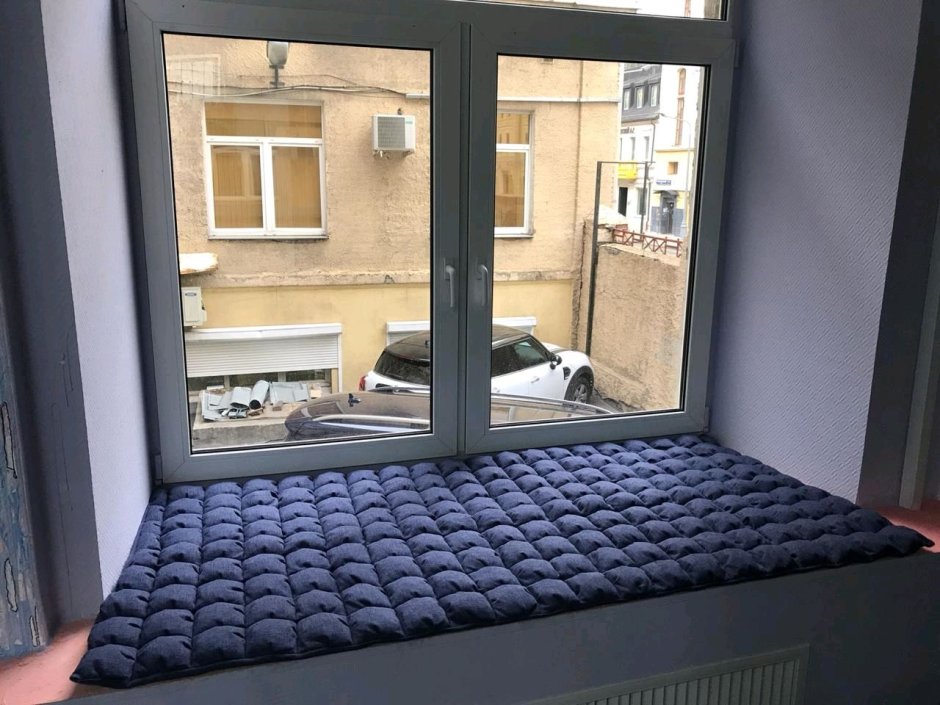 Подушка на подоконник