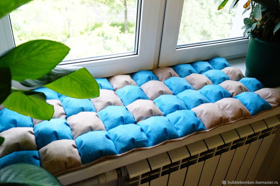 Сиденье у окна в пол