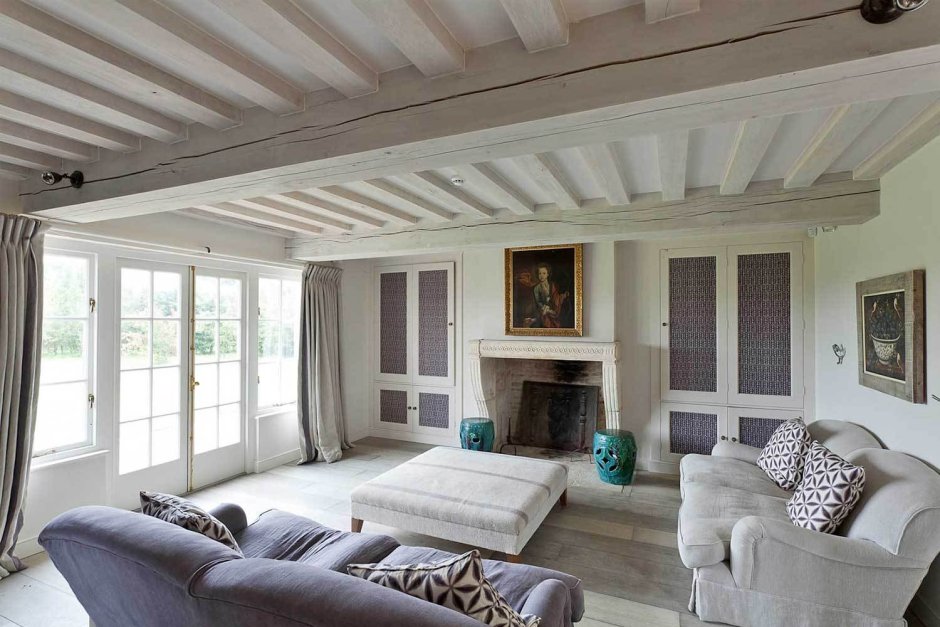 Фальшбалки в интерьере Шале