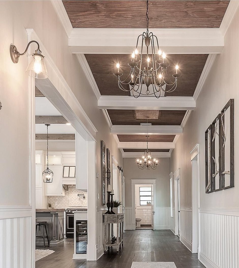 Подвесной потолок с деревянными балками