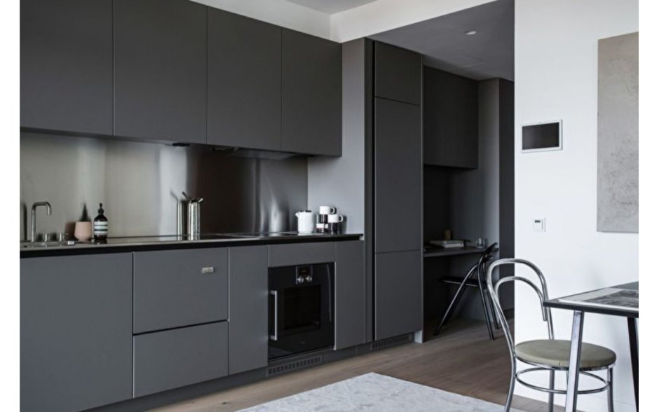 Кухонный фартук в серых тонах