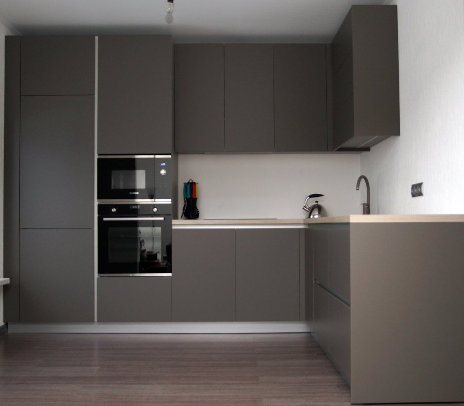 Графитовый кухонный гарнитур