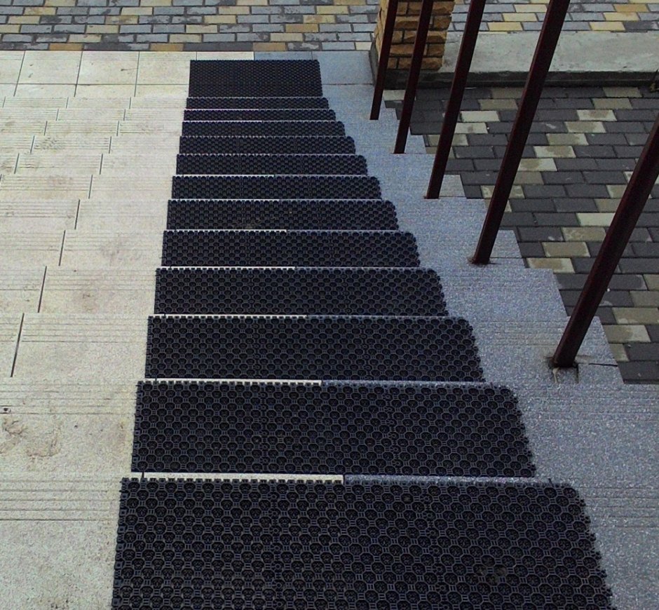 Грязезащитный резиновый входной коврик 2460x1570