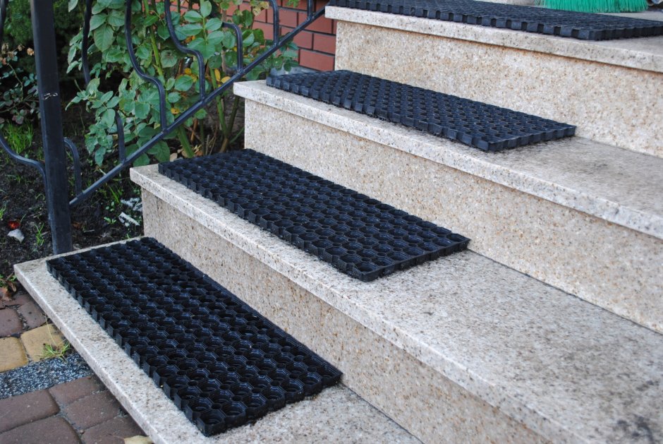 Рулонное покрытие зиг-заг «волна 15х1,2х0,005м (эластичный полимер)