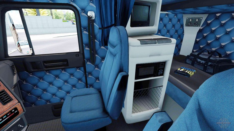 Американский тягач Фредлайнер внутри кабины