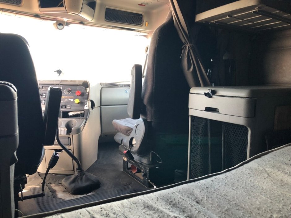 Freightliner Century 2002 салон