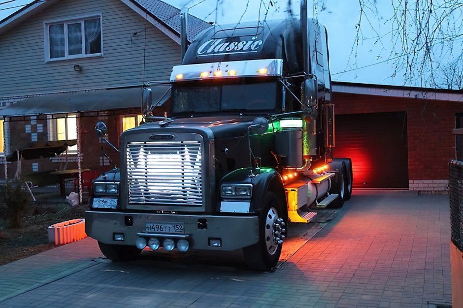 Фредлайнер белый 421 номер