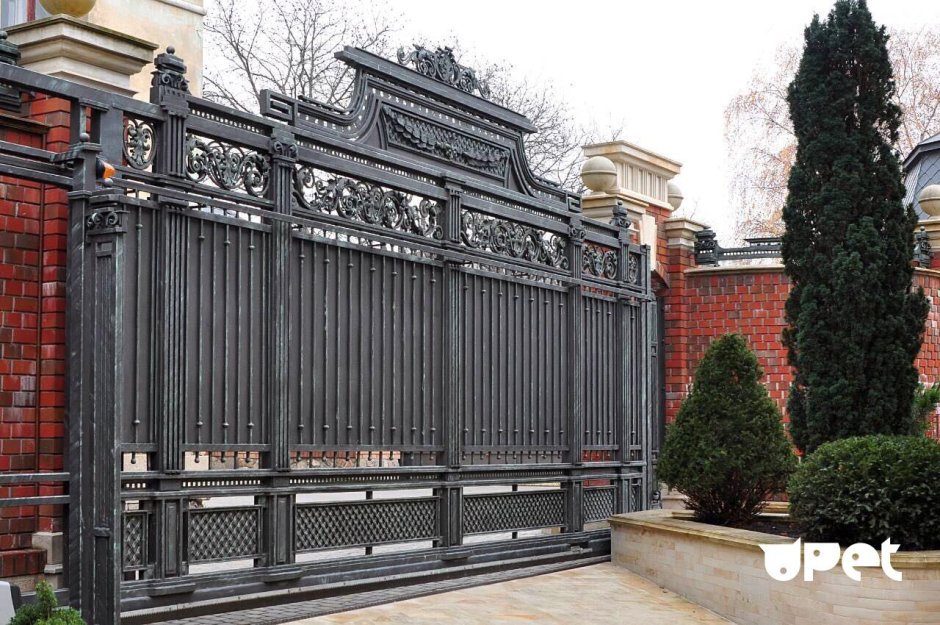 Ворота в английском стиле