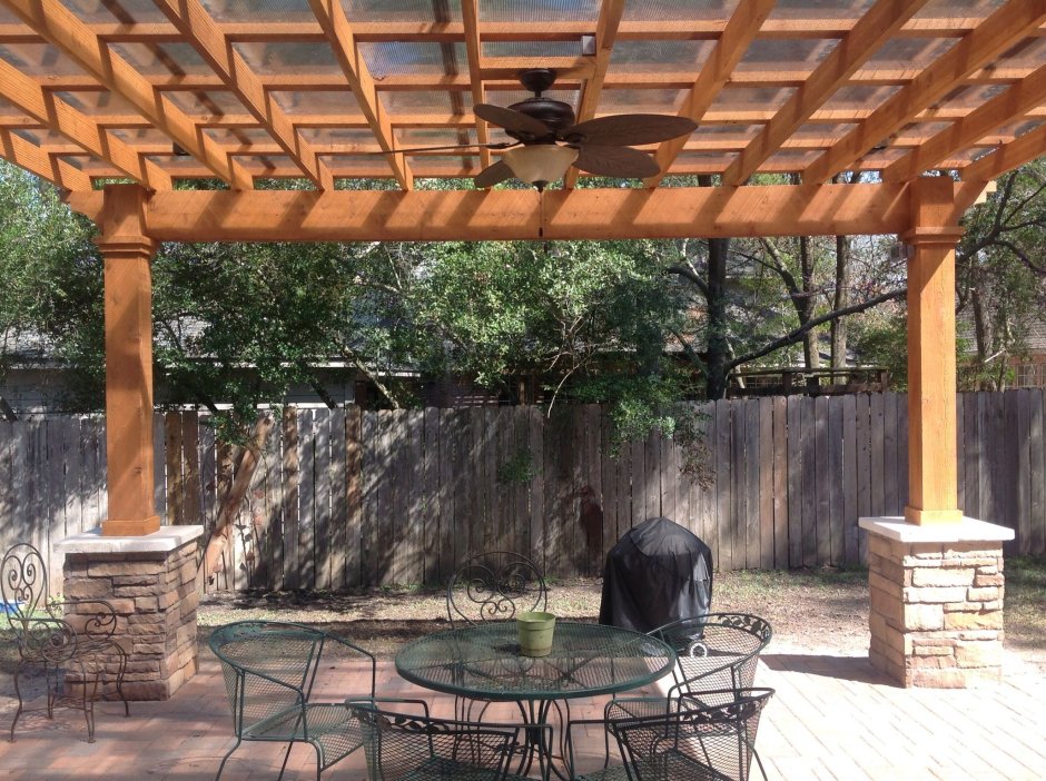 Беседка в рустикальном стиле