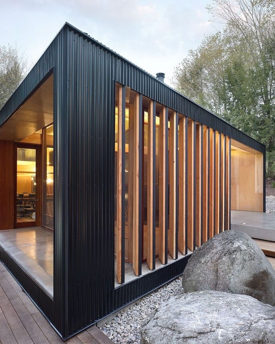 Беседка из стволов деревьев