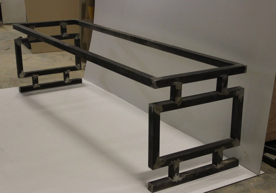 Стол деревянный из металла