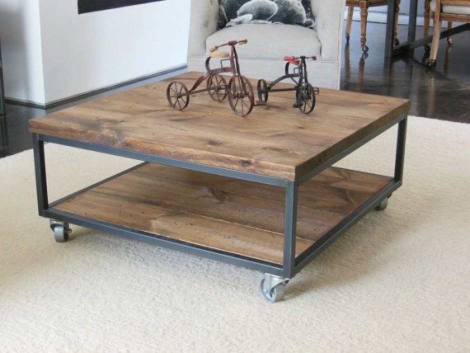 Журнальный столик на колесах