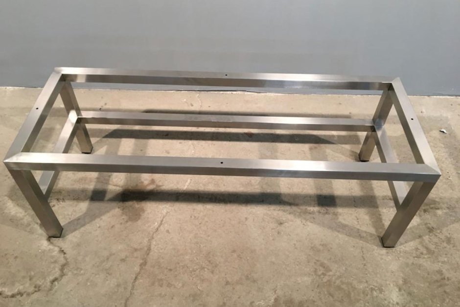 Стол кофейный гранат (каркас черный муар, фанера 15 мм)