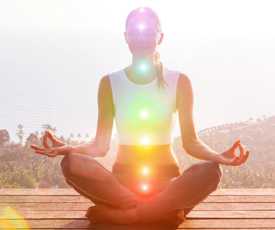 Женщина в потоке энергии