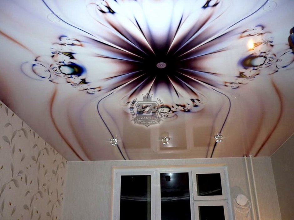 Натяжные потолки с узорами