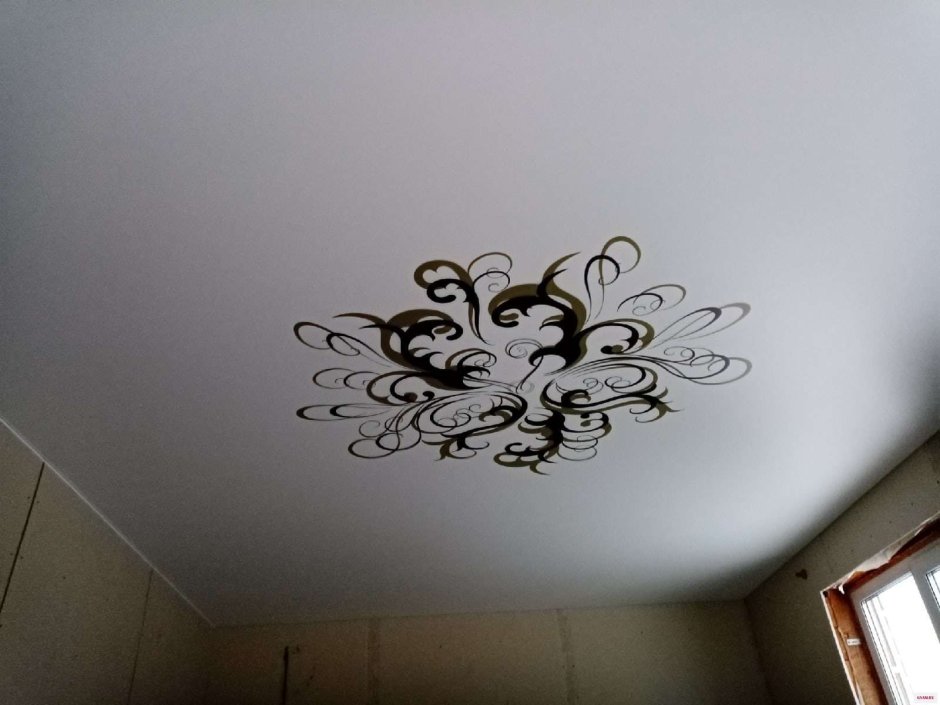Матовый потолок с рисунком