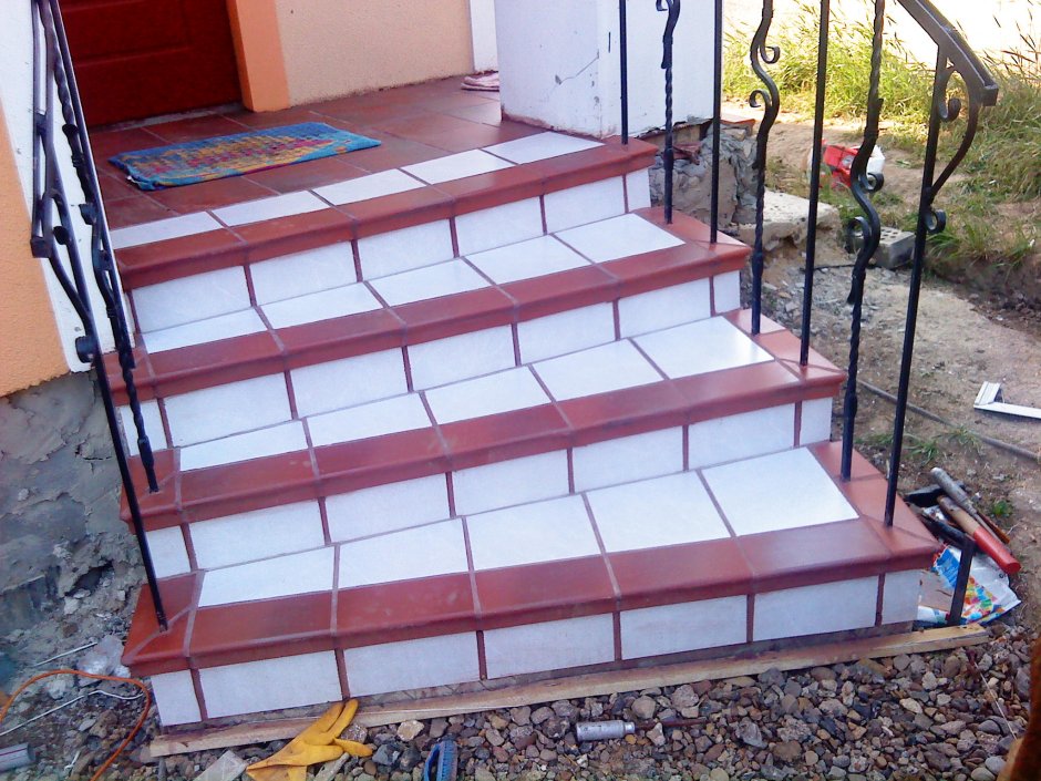 Облицовка ступеней крыльца