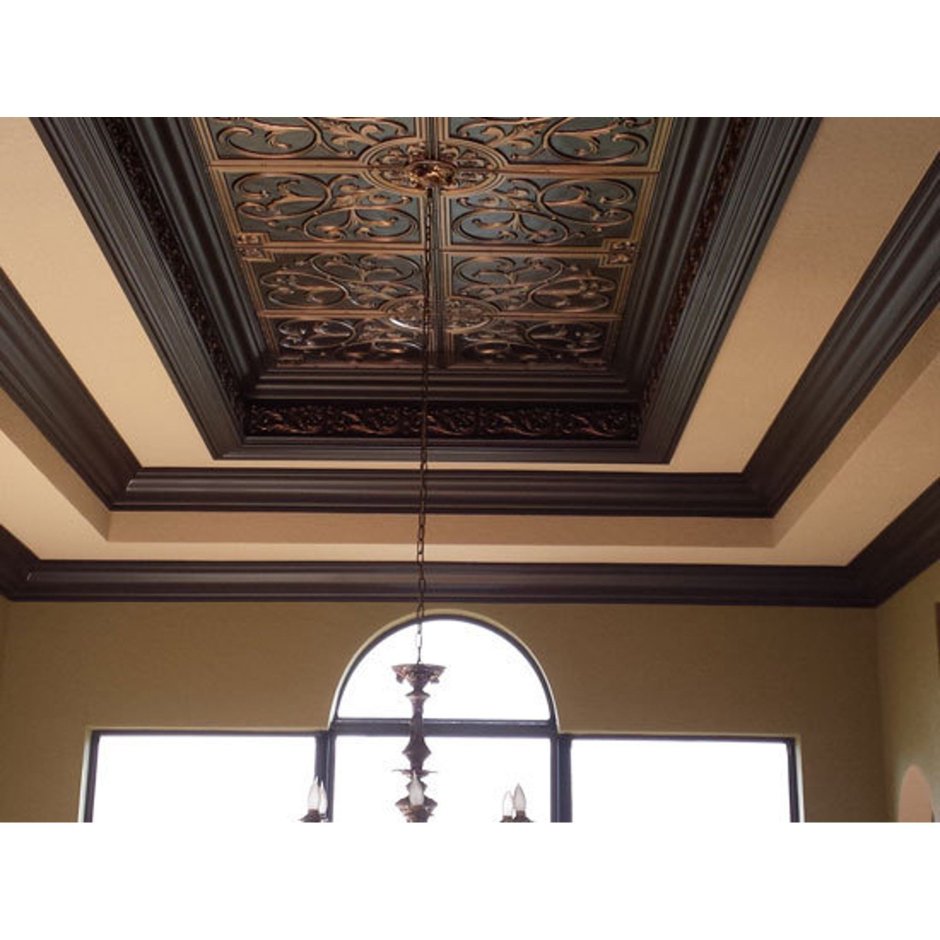 Подвесной потолок с лепниной