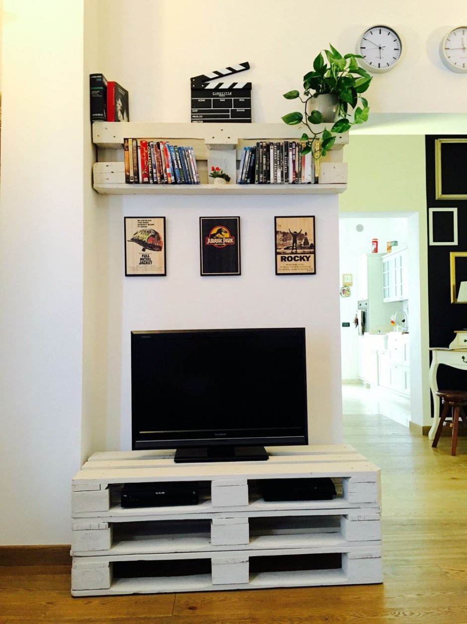 Угловая тумба из поддонов